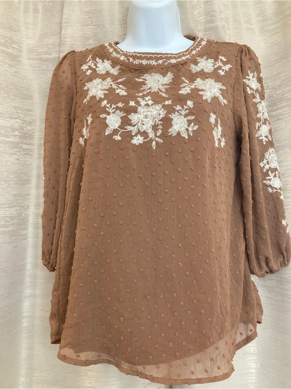 Polygram Women’s Brown Embroidered Swiss Dot Blouse Small